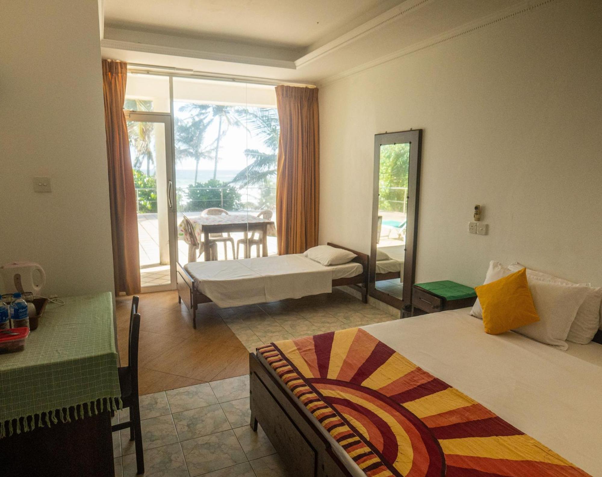 Amaya Beach Hotel Dikwella Exterior foto