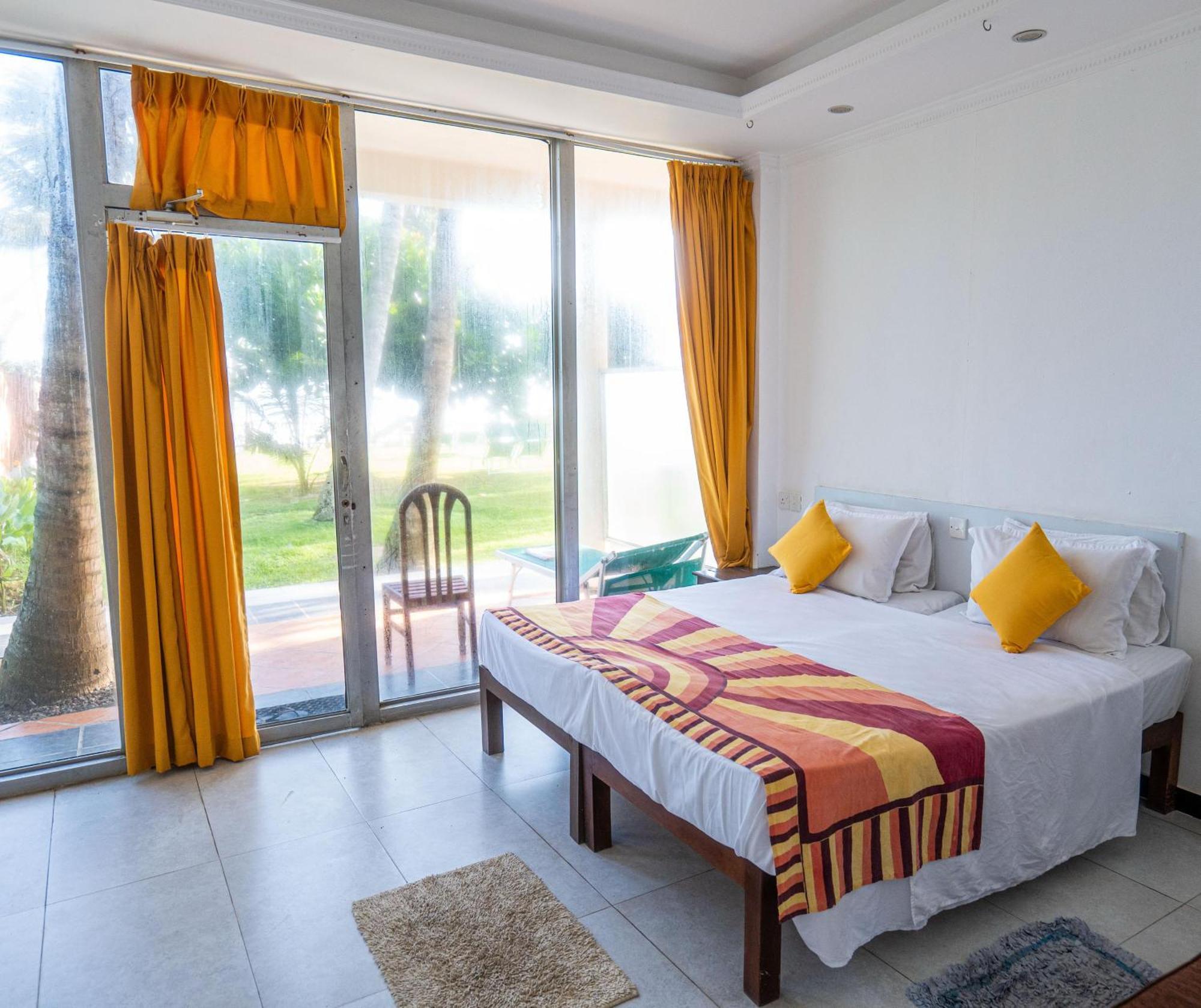 Amaya Beach Hotel Dikwella Exterior foto